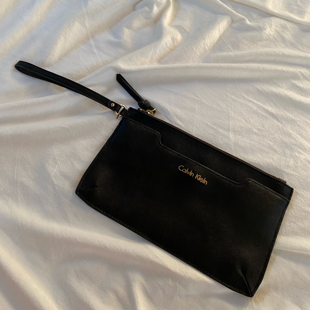 Calvin Klein wristlet in excellent condition!